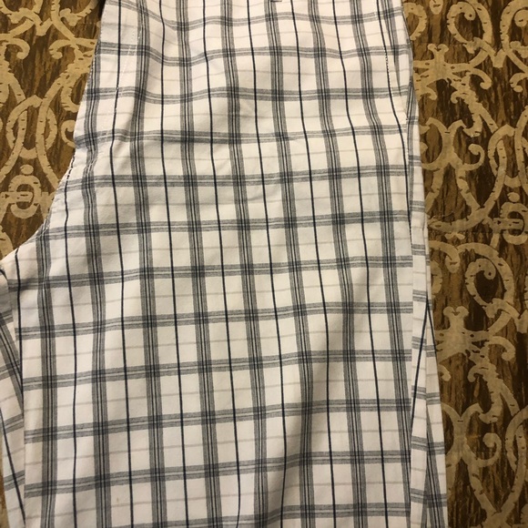 Preowned Dickies, Size 42 - Picture 2 of 3